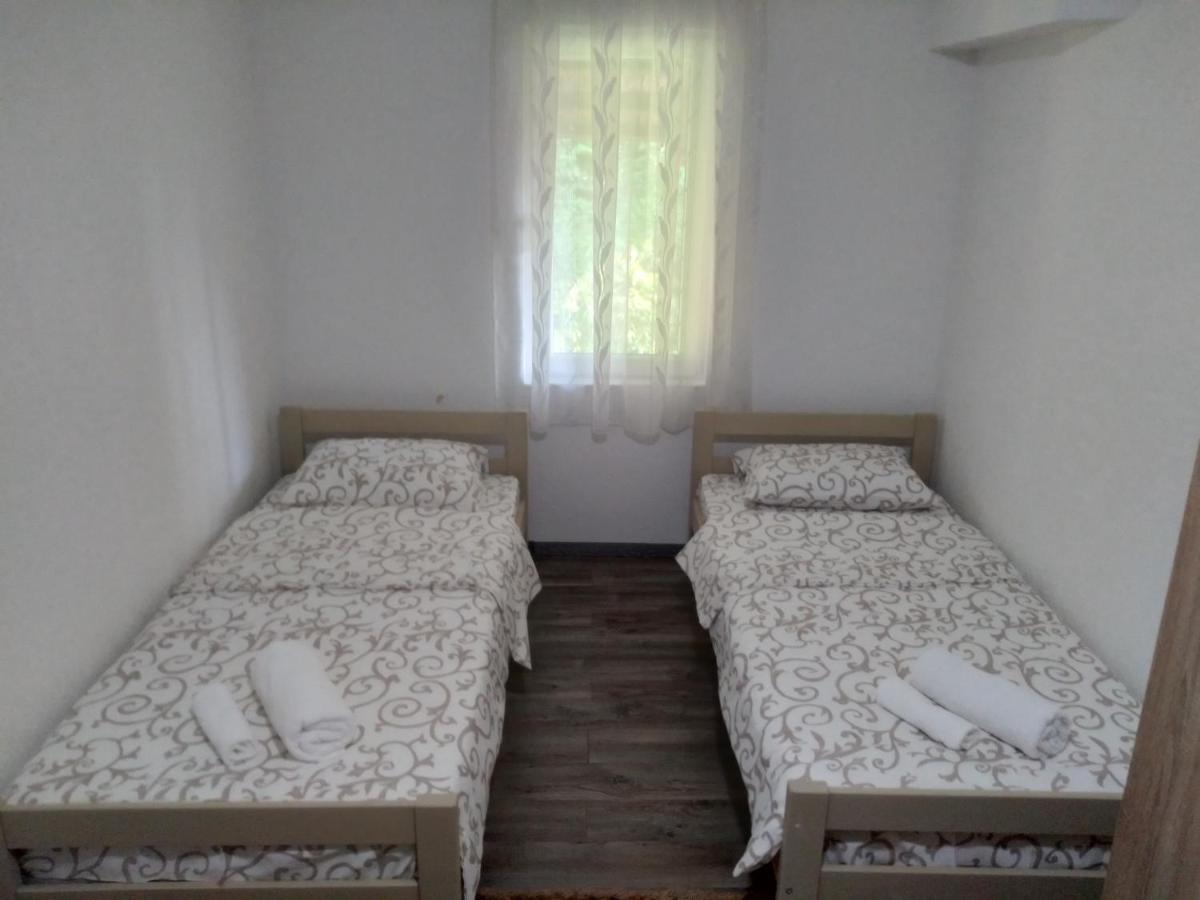 Guest House Erdan Plav Exterior photo